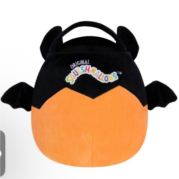 EMILY 🦇 Pumpkin Bat Candy Pail Halloween 2023 Original Squishmallow ☆》NWT《☆ - Picture 4 of 8